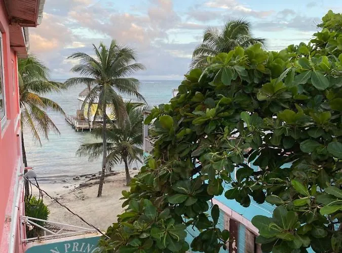 La Casa De Paz San Pedro (Ambergris Caye)