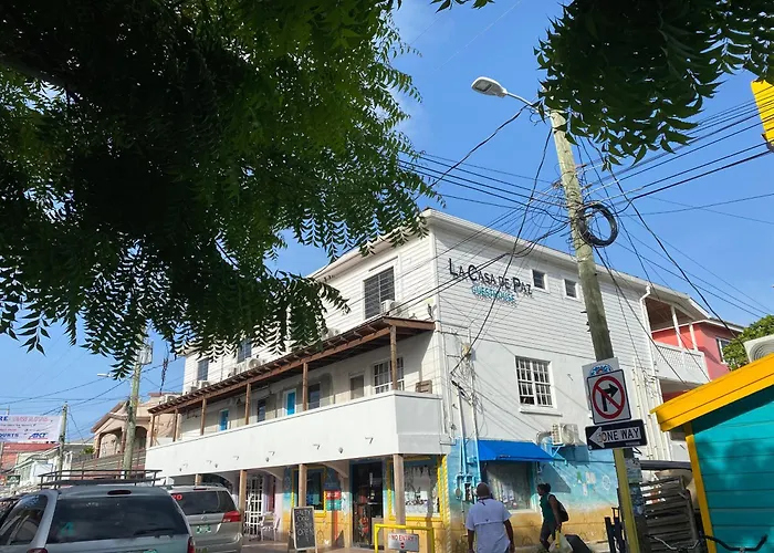 Hotel La Casa De Paz 3*